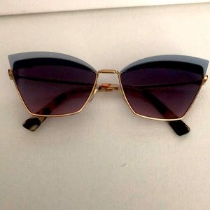 Valentino VA 2029 3004/16 60 16 140 2N Never Worn New